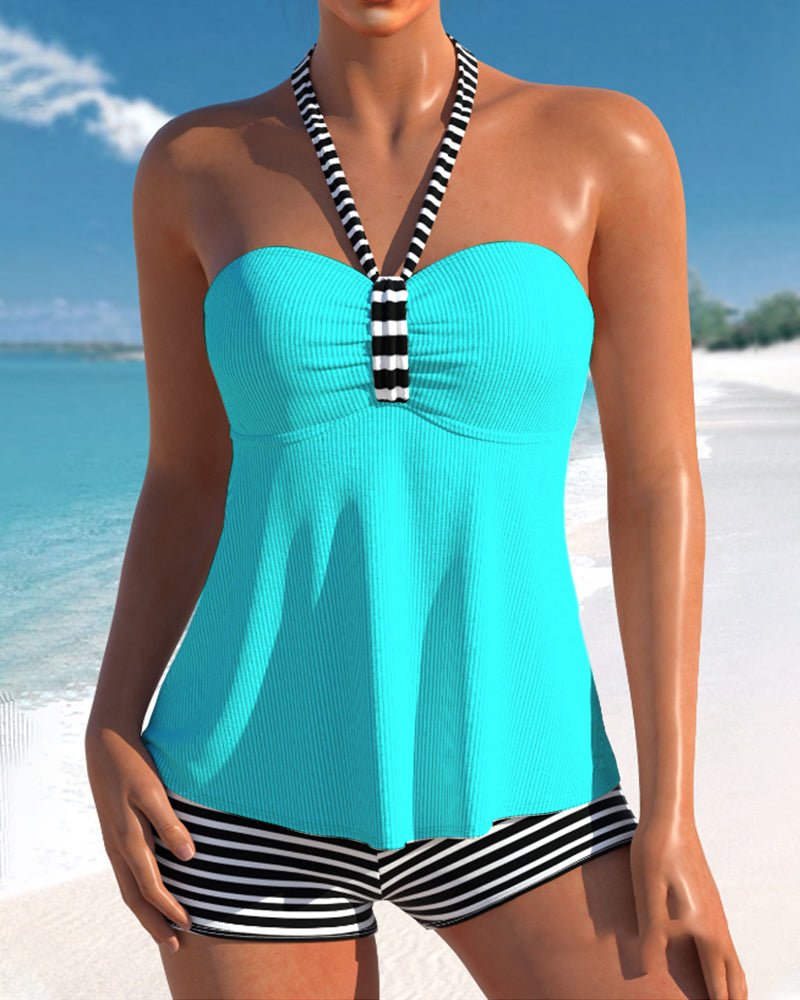 Tankini met gestreepte halternek en gestreepte shorts