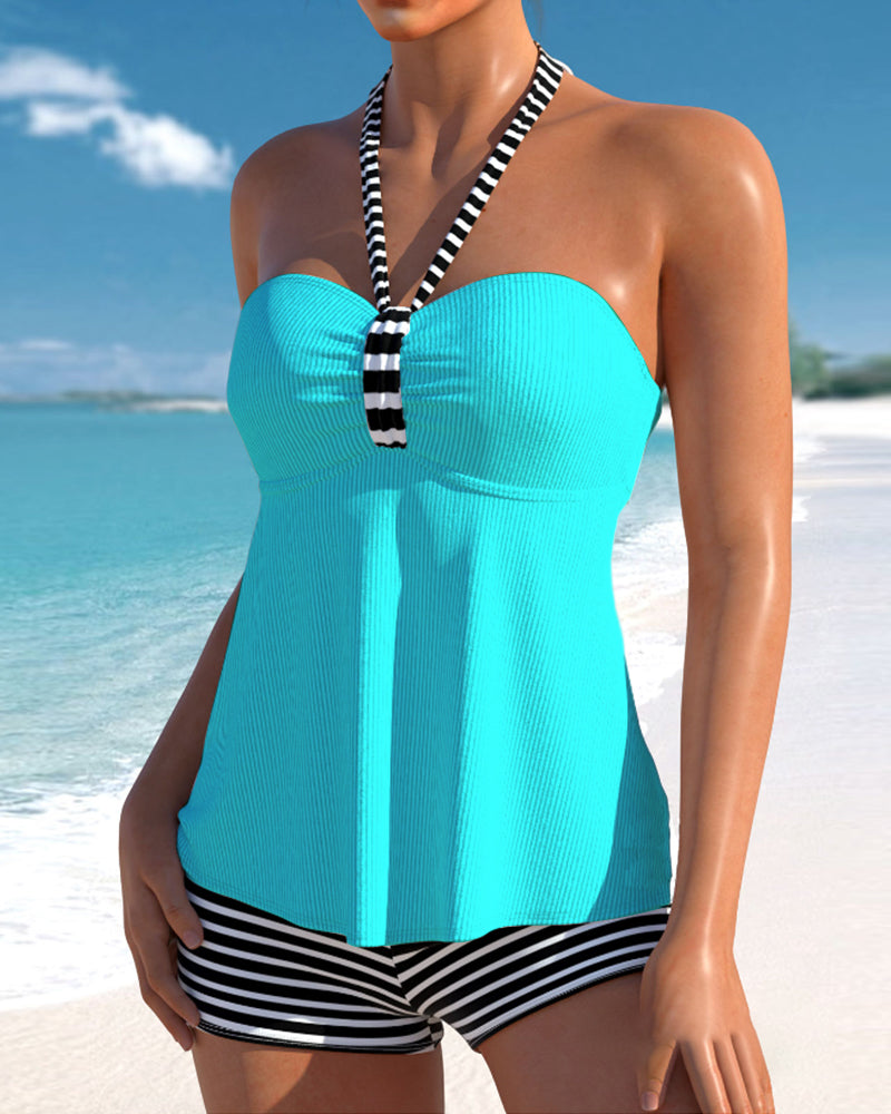 Tankini met gestreepte halternek en gestreepte shorts